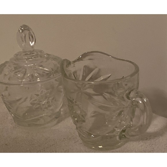 Vintage Anchor Hocking “Star of David” Creamer and Sugar Bowl with Lid - Picture 5 of 8